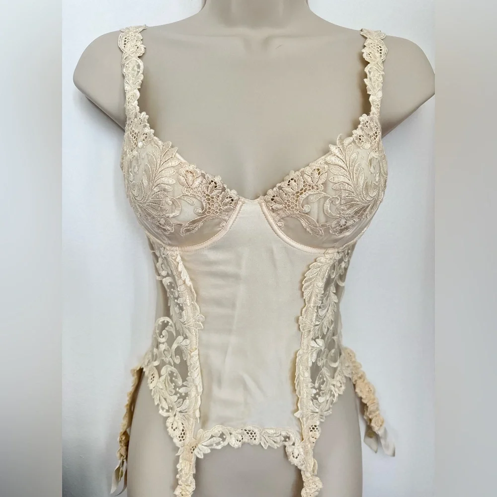 La Perla Gold label Elegant Cream Lace Bustier with garters